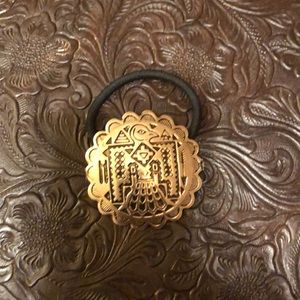 Concho pony tail holder